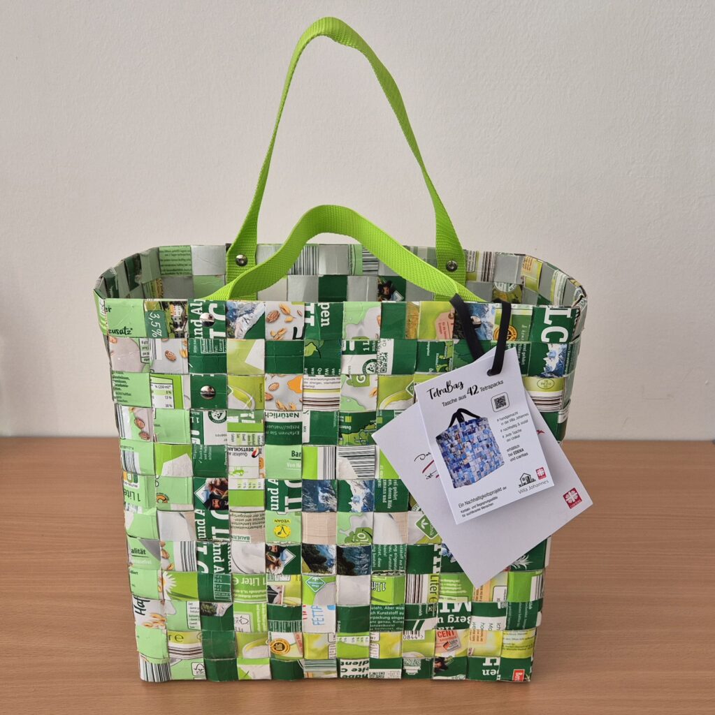 In der Villa Johannes der Caritas Ingolstadt werden Tetrabags hergestellt.